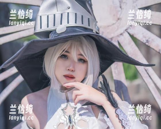 Hatori Sama的写真分享：被这双美脚撩得不要不要的，心里小鹿乱撞。